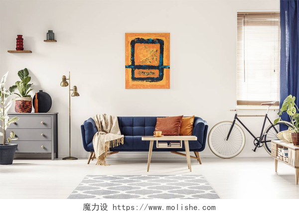 现代室内的简洁的家居装饰黄蓝画挂在白墙上，鲜美的生活 